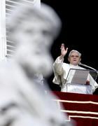 Benedetto XVI all'Angelus